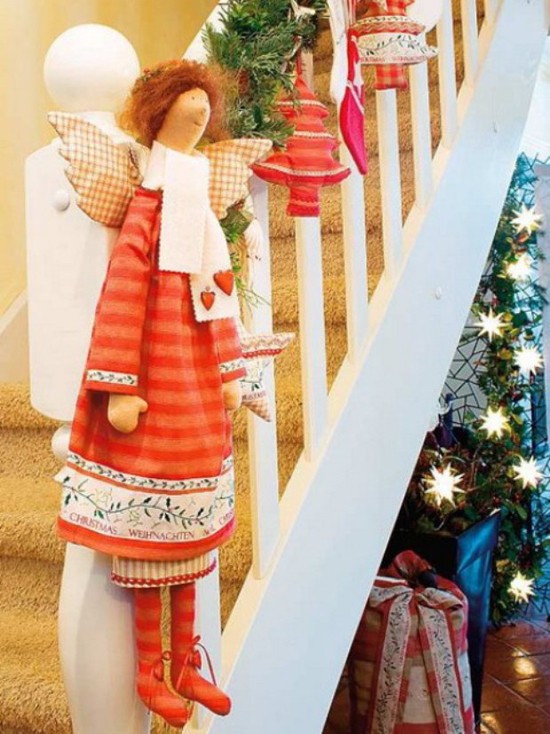 16 ý tưởng trang trí cầu thang đón Giáng Sinh dành cho mọi nhà - Ảnh 21.