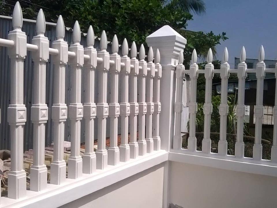 Mẫu hàng rào bằng bê tông thường thấy ở các thiết kế biệt thự nông thôn.